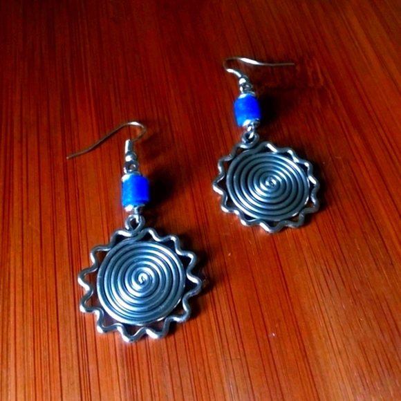 1PR Beautiful Kenyan Silver Sun Earrings Set. - Picture 4 of 5